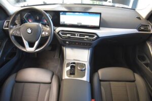 BMW 320d Touring Aut. LED RFKam AHK Curved LCI Navi
