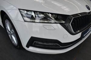 Skoda Octavia Combi 2.0TDI DSG Style LED AHK HUD ViCo