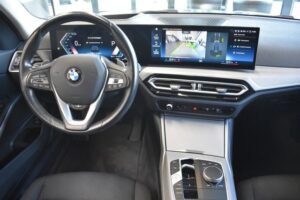 BMW 320d Touring Aut. LED CurvedD HeadUp AHK RFK LCI