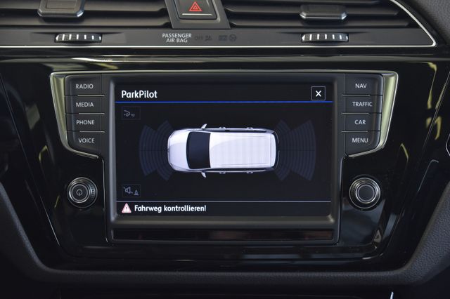Volkswagen Touran 2.0TDI DSG Highline LED AHK RFK Standhz.