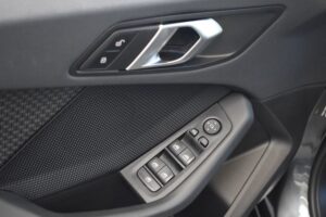 BMW 118d Limo Advantage Aut. LED HUD ACC LiveCockpit