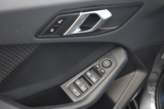 BMW 118d Limo Advantage Aut. LED HUD ACC LiveCockpit