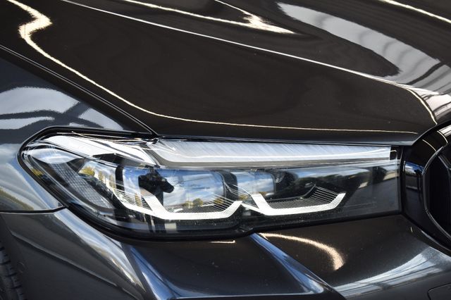 BMW 520d Touring xDrive M-Sport LED LiveCo H&K HuD