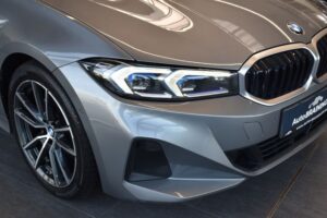 BMW 320d Touring Aut. LED CurvedD HeadUp AHK RFK LCI
