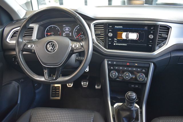 Volkswagen T-Roc 2.0TDI Style Schalter Navi3D AHK PDC DAB