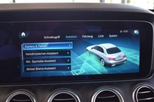 Mercedes-Benz E220d Limo Avantgarde 9G-tronic LED AIR WideScr.