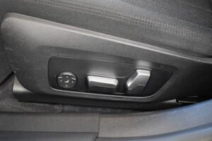 BMW 320d Touring Aut. LED CurvedD HeadUp AHK RFK LCI
