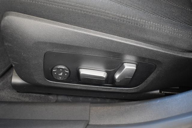 BMW 320d Touring Aut. LED CurvedD HeadUp AHK RFK LCI