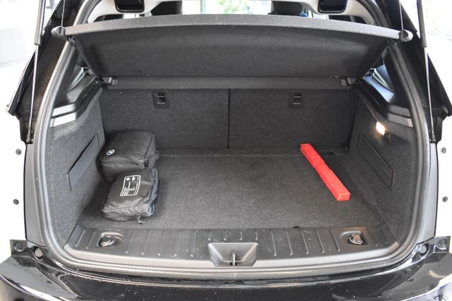 BMW i3s 120Ah LED NaviPlus LiveC Wärmepumpe Tempom