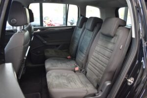 Volkswagen Touran 2.0TDI DSG Highline LED AHK RFK Standhz.