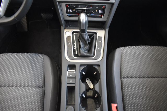 Volkswagen Passat Variant 2.0TDI DSG LED ACC RFKamera LaneA