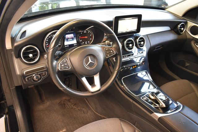 Mercedes-Benz C220d T Aut. 4Matic Avantgarde LED AHK Pano Navi