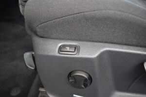 Volkswagen Touran 2.0TDI DSG Highline LED AHK RFK Standhz.