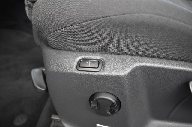 Volkswagen Touran 2.0TDI DSG Highline LED AHK RFK Standhz.