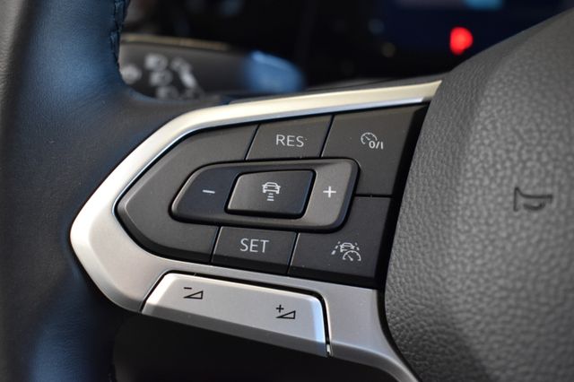 Volkswagen Golf 8 Var. DSG Life LED LiveCo ACC Massage RFK