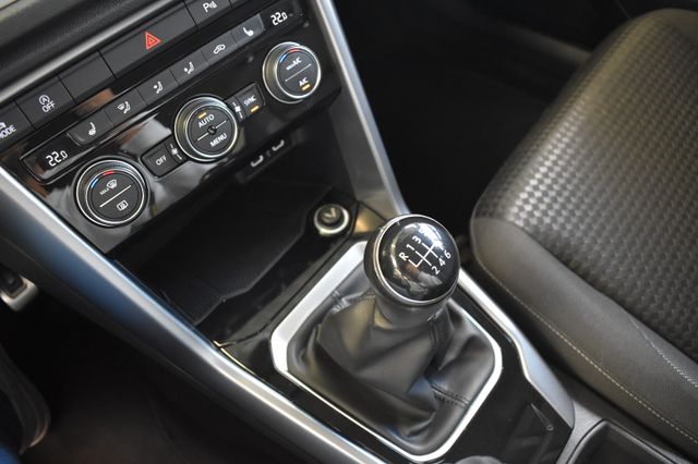 Volkswagen T-Roc 2.0TDI Style Schalter Navi3D AHK PDC DAB