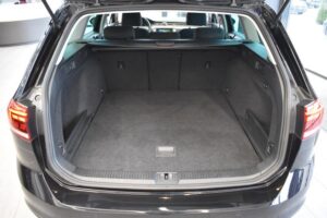 Volkswagen Passat Variant 2.0TDI DSG LED ACC AHK RFKamera