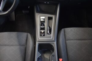 Volkswagen Golf 8 Var 2.0TDI DSG Life LED ActiveInf AHK ACC