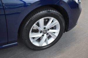 Volkswagen Golf 8 Var 2.0TDI DSG Life LED ActiveInf AHK ACC