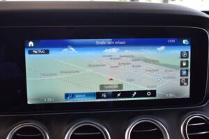 Mercedes-Benz E220d Limo Avantgarde 9G-tronic LED AIR WideScr.