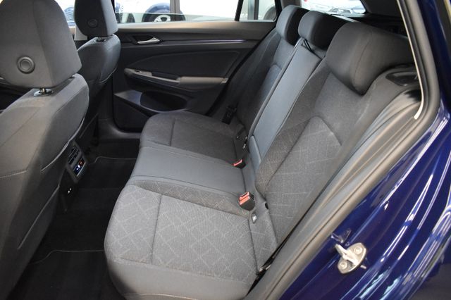 Volkswagen Golf 8 Var 2.0TDI DSG Life LED ActiveInf AHK ACC