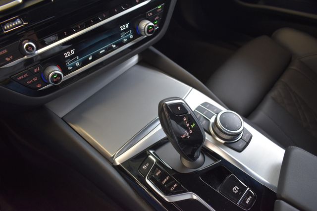 BMW 520d Limo xDrive Autom. Laser Live HUD Leder RFK