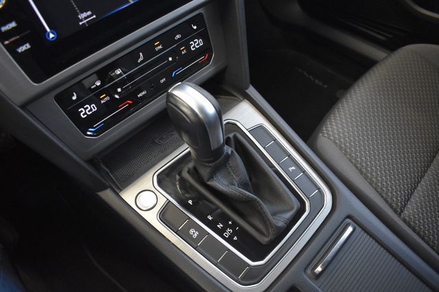 Volkswagen Passat Variant 2.0TDI DSG LED ACC AHK RFKamera