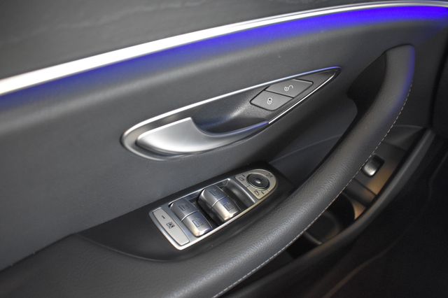Mercedes-Benz E220d Limo Avantgarde 9G-tronic LED AIR WideScr.