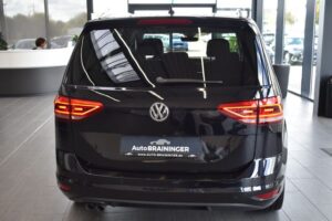 Volkswagen Touran 2.0TDI DSG Highline LED AHK RFK Standhz.
