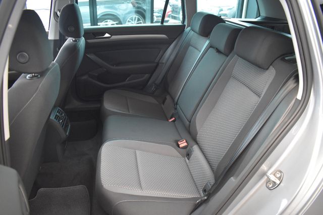 Volkswagen Passat Var. 2.0TDI Comfortline DSG LED ACC RFKam