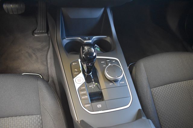 BMW 118d Limo Advantage Aut. LED HUD ACC LiveCockpit