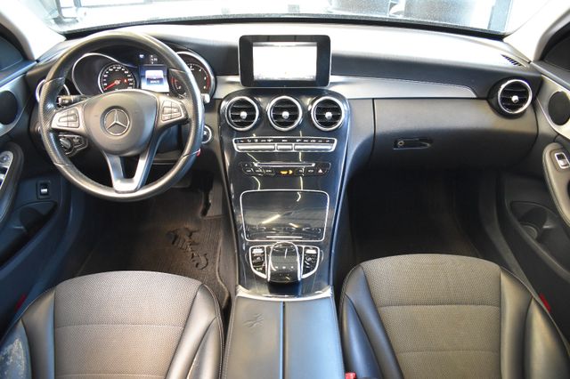 Mercedes-Benz C220d T Aut. 4Matic Avantgarde LED AHK Pano Navi