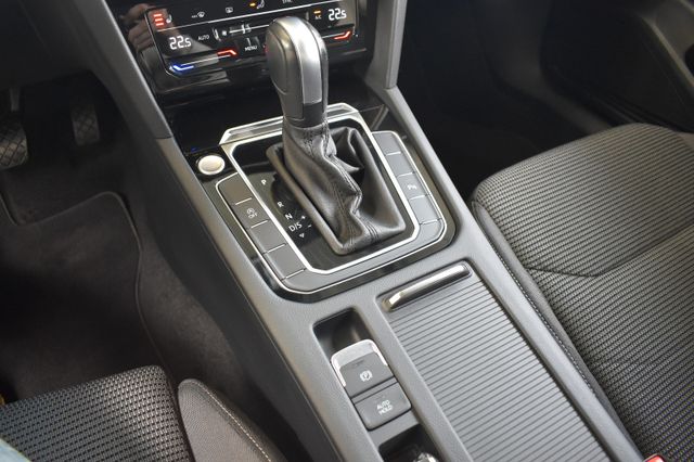Volkswagen Arteon 2.0TDI Shooting Brake DSG LED LiveCo ACC