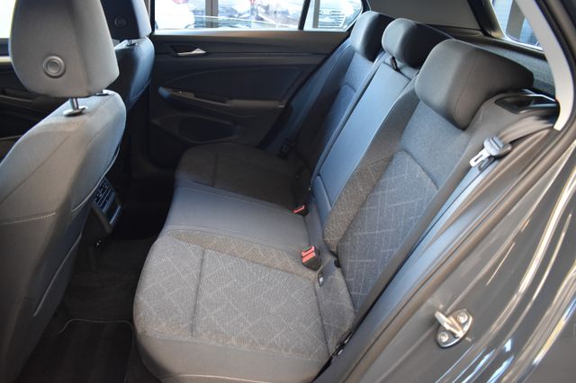 Volkswagen Golf 8 Limo Life LED LiveC AHK RFKamera ACC Lane
