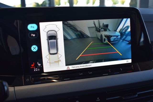 Volkswagen Golf 8 Var. DSG Life LED LiveCo ACC Massage RFK