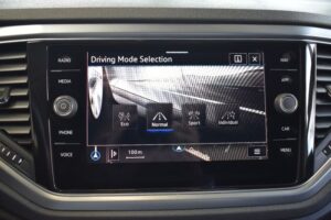 Volkswagen T-Roc 2.0TDI Style Schalter Navi3D AHK PDC DAB
