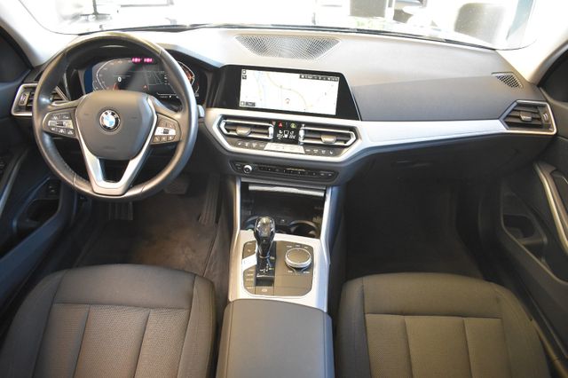 BMW 320d Touring Advantage Aut. Laser AHK PanoSD HUD