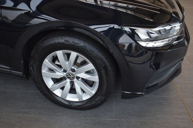 Volkswagen Passat Variant 2.0TDI DSG LED ACC AHK RFKamera