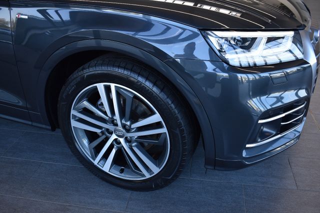 Audi Q5 2.0TDI quattro S-tron. S-Line LED Virtual AIR