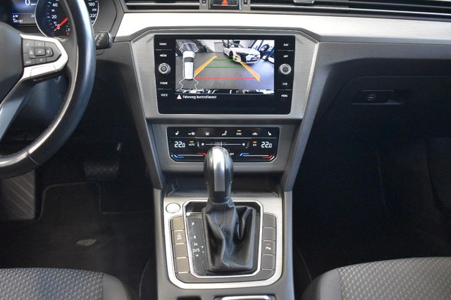 Volkswagen Passat Variant 2.0TDI DSG LED ACC AHK RFKamera