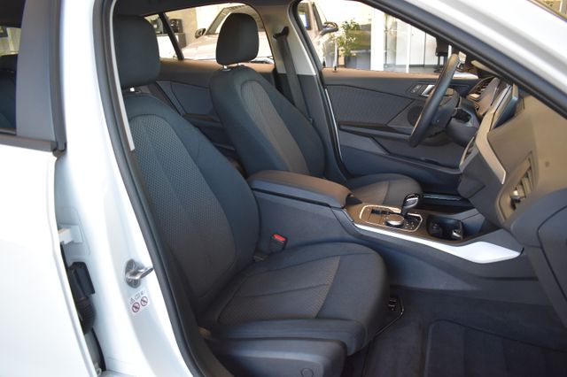 BMW 118d Limo Advantage Aut. LED LiveCockpit DAB 17"