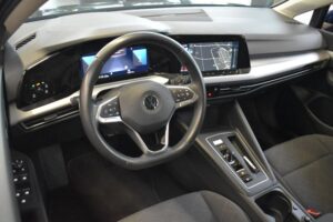 Volkswagen Golf 8 Var 2.0TDI DSG Life LED ActiveInf AHK ACC
