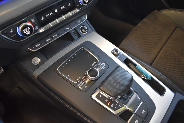Audi Q5 2.0TDI quattro S-tron. S-Line LED Virtual AIR