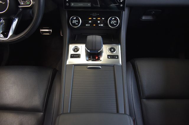 Jaguar F-Pace D165 AWD Aut. LED Leder ACC HuD AHK