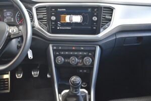 Volkswagen T-Roc 2.0TDI Style Schalter Navi3D AHK PDC DAB
