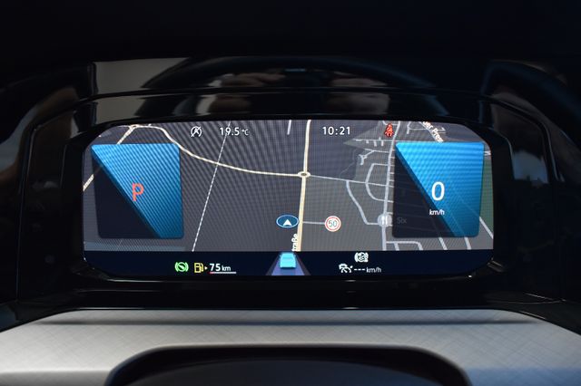 Volkswagen Golf 8 Var. DSG Life LED LiveCo ACC Massage RFK