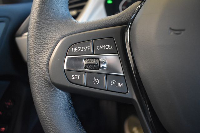 BMW 118d Limo Advantage Aut. LED LiveCockpit DAB 17"