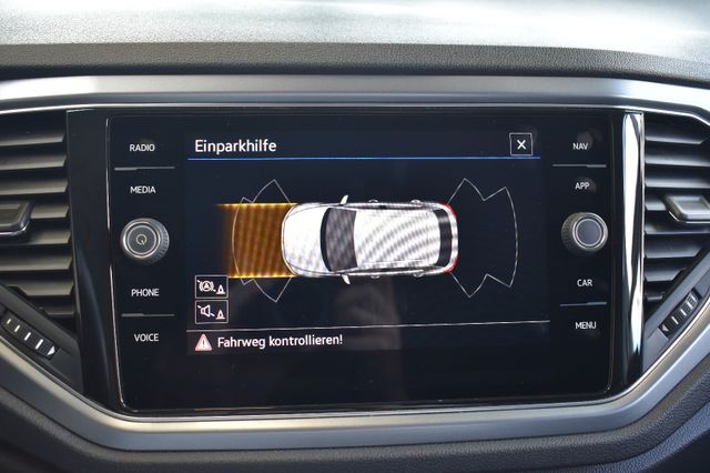 Volkswagen T-Roc 2.0TDI Style Schalter Navi3D AHK PDC DAB