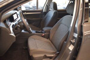 Volkswagen Golf 8 Limo Life LED LiveC AHK RFKamera ACC Lane