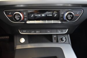 Audi Q5 50TFSIe quattro S-tronic LED VirtualCo Navi3D